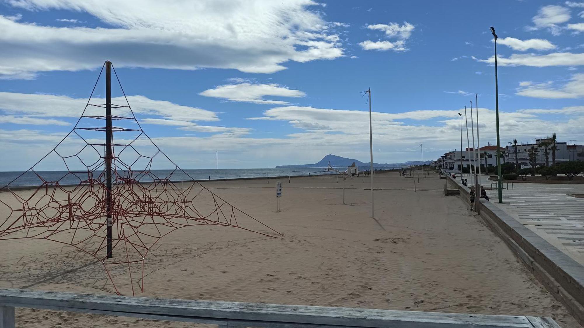 Casa Recien Reformada A Dos Calles Del Mar Hébergement de vacances *